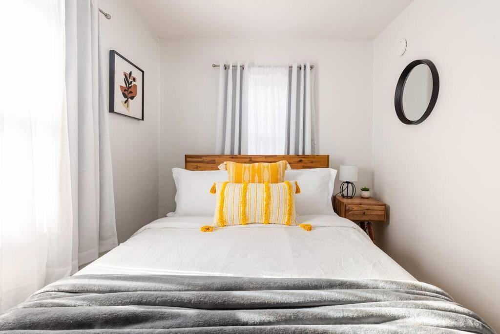 House With Great Beds, Full Kitchen, Fenced Yard Villa Albuquerque Buitenkant foto
